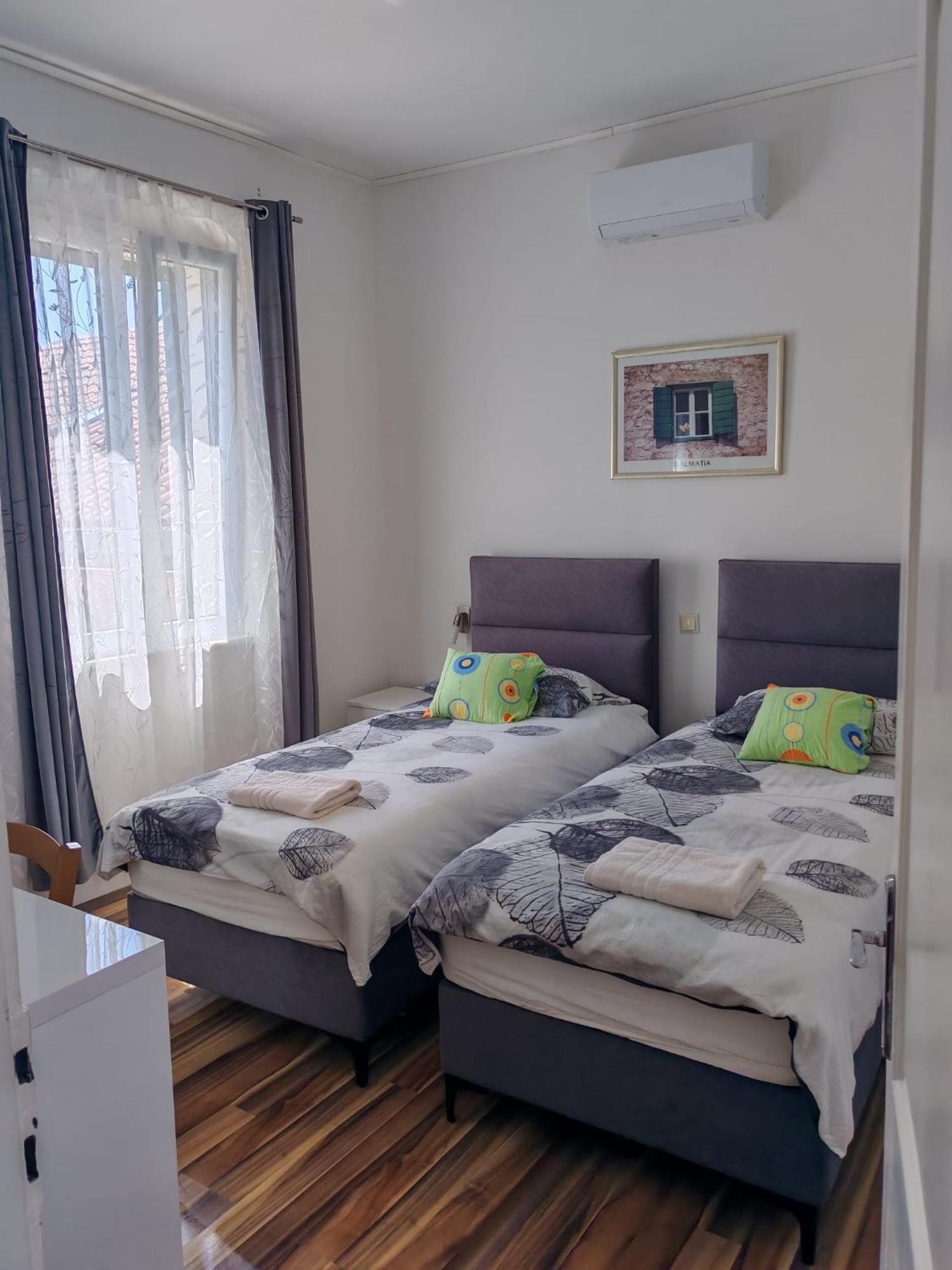 Apartment Central Old Town With Private Indoor Garage Parking Split Exterior foto